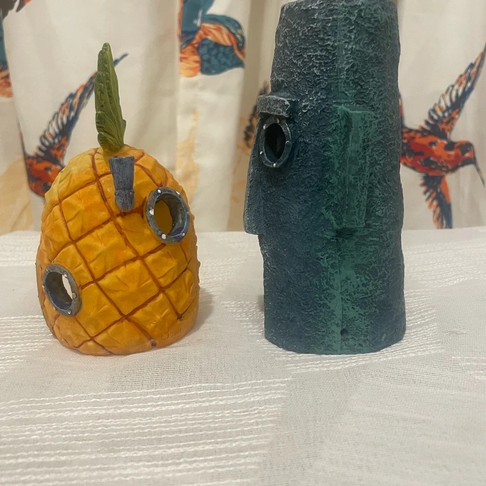 Viacom Spongebob And Squidward Pineapple and Tiki Head Aquarium Decor